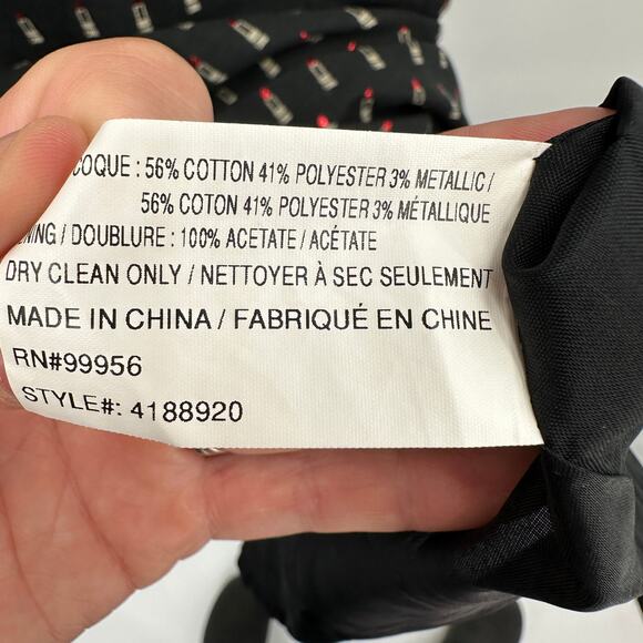 SHOSHANNA Elvira V-Neck Fit & Flare Black Red Lipstick Print Dress // 2 - Picture 8 of 11